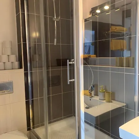 Nice, New Apt With All You Need. Great Location. Апартаменты *